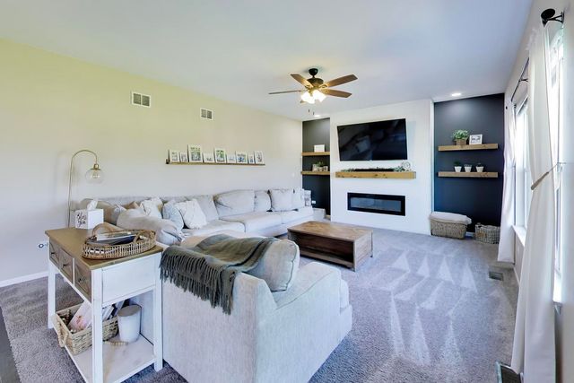 502 Fighting Irish Circle, Manteno, IL 60950