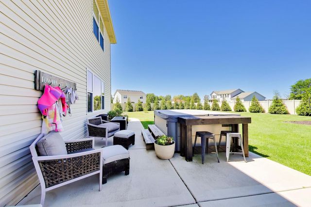 502 Fighting Irish Circle, Manteno, IL 60950