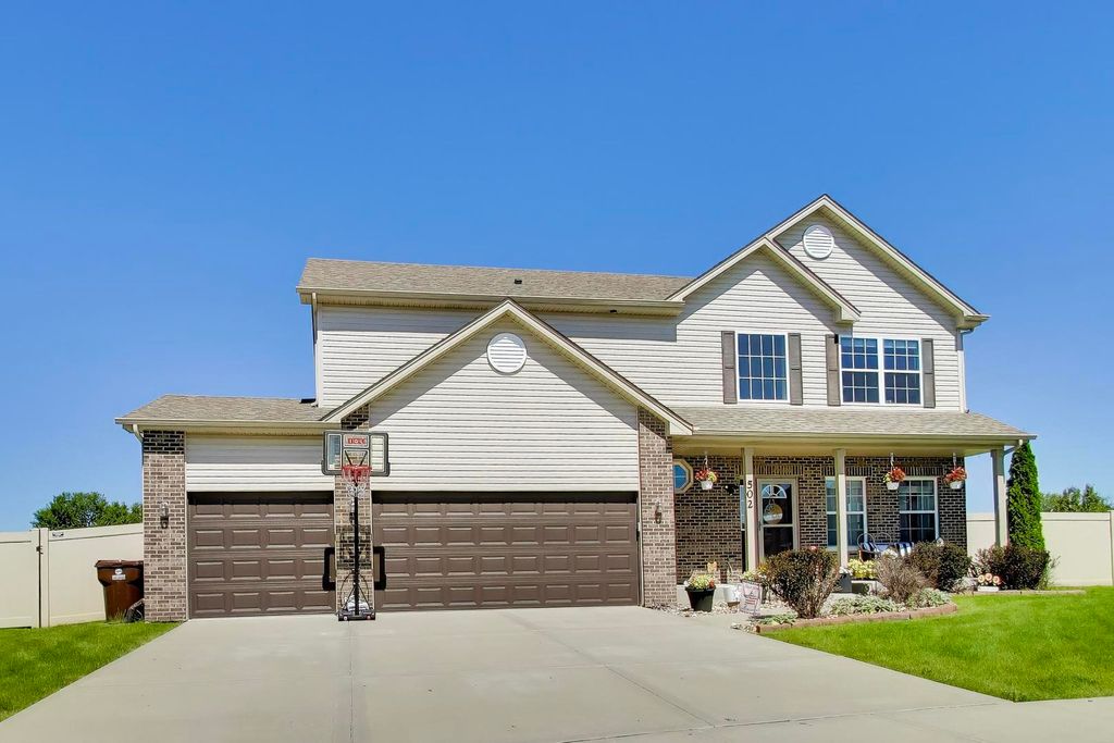 502 Fighting Irish Circle, Manteno, IL 60950
