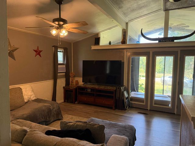99 Johnston, Greers Ferry, AR 72067