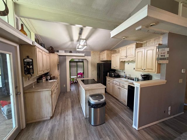 99 Johnston, Greers Ferry, AR 72067