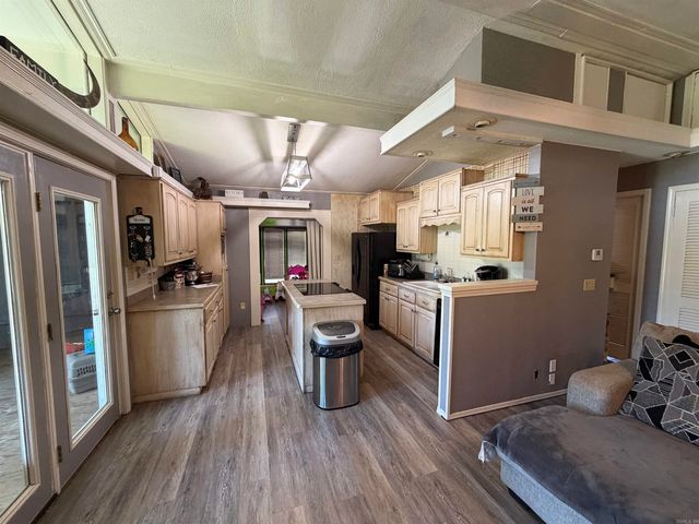 99 Johnston, Greers Ferry, AR 72067
