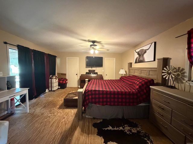 99 Johnston, Greers Ferry, AR 72067
