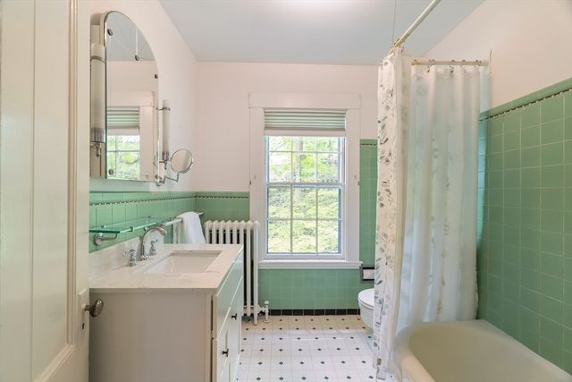 36 Maple Ave, Newton, MA 02458
