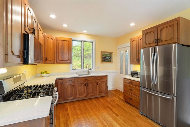 36 Maple Ave, Newton, MA 02458