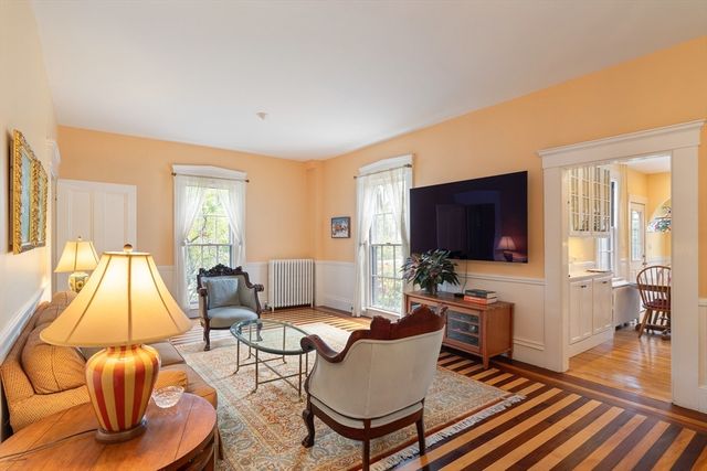 36 Maple Ave, Newton, MA 02458