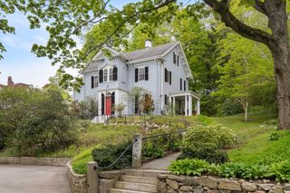 36 Maple Ave, Newton, MA 02458