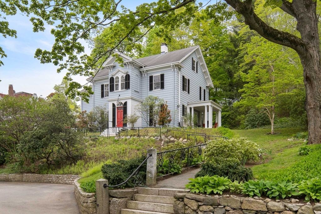 36 Maple Ave, Newton, MA 02458