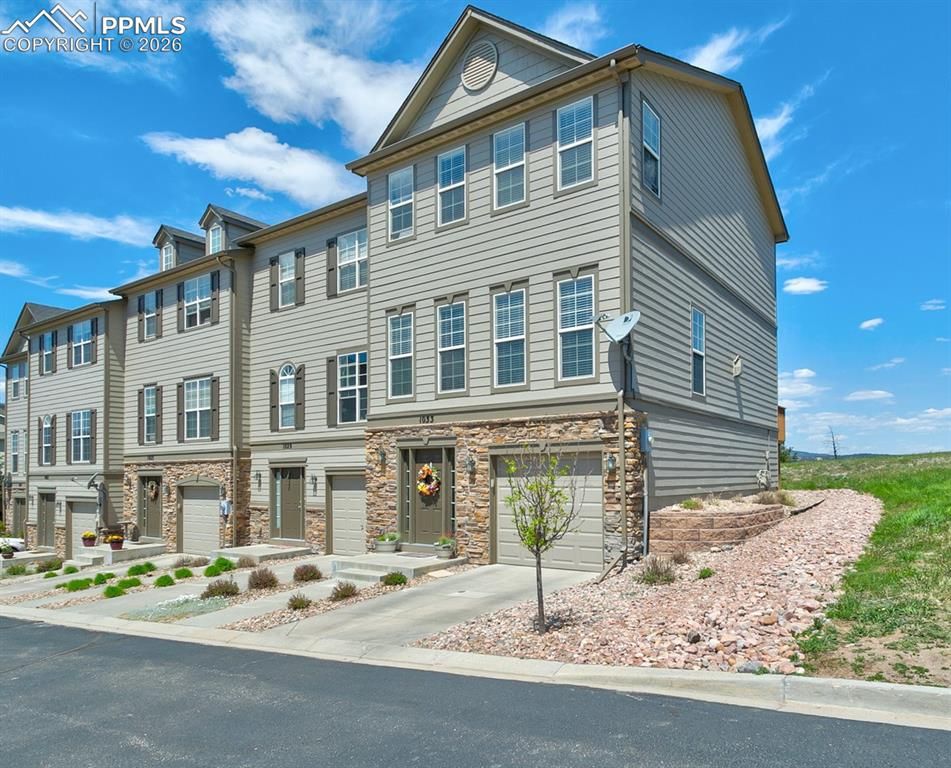 1033 Burning Bush Point, Monument, CO 80132