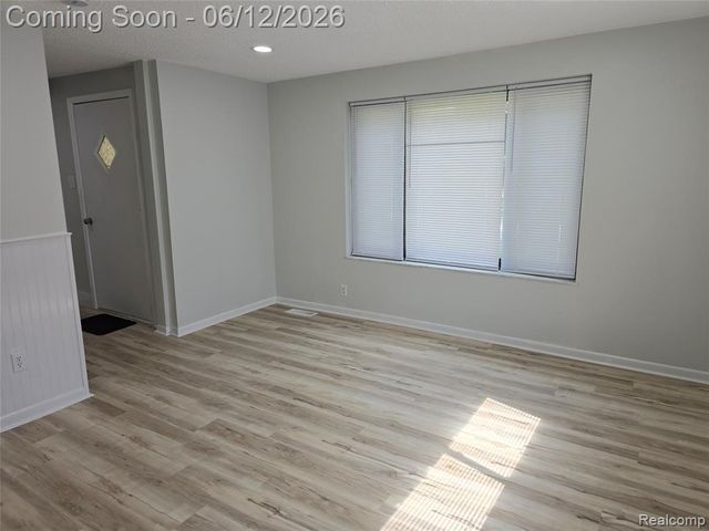 46 Michigan Street, Mount Clemens, MI 48043