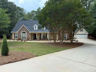 304 Pembroke Court, Mcdonough, GA 30252