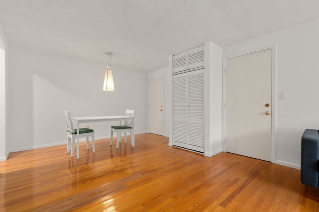 12 Colonial Village Drive 5, Arlington, MA 02474