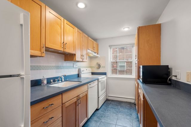 12 Colonial Village Drive 5, Arlington, MA 02474