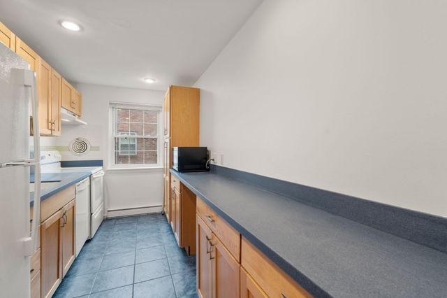 12 Colonial Village Drive 5, Arlington, MA 02474