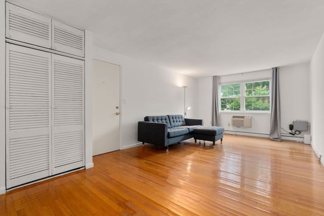 12 Colonial Village Drive 5, Arlington, MA 02474