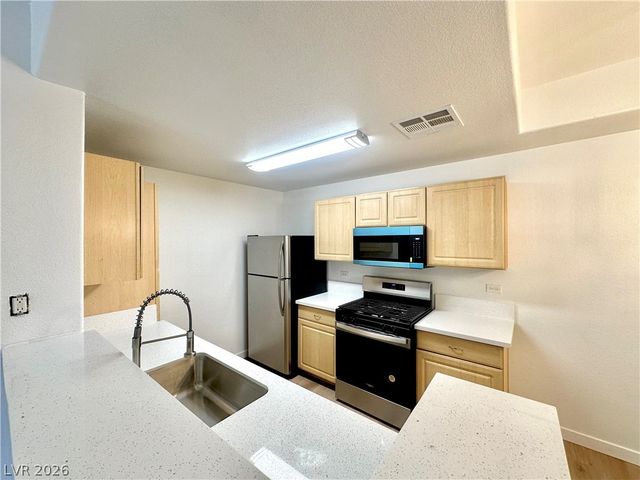 8250 North Grand Canyon Drive 2026, Las Vegas, NV 89166