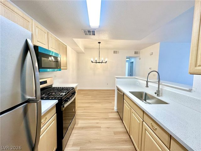 8250 North Grand Canyon Drive 2026, Las Vegas, NV 89166