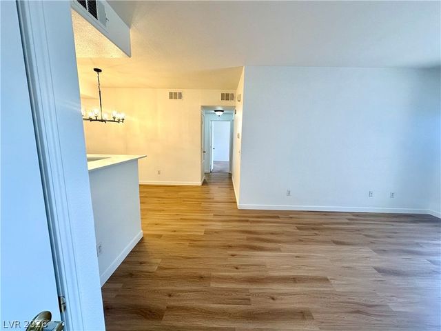 8250 North Grand Canyon Drive 2026, Las Vegas, NV 89166