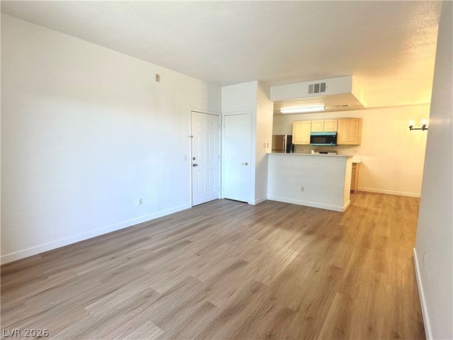 8250 North Grand Canyon Drive 2026, Las Vegas, NV 89166