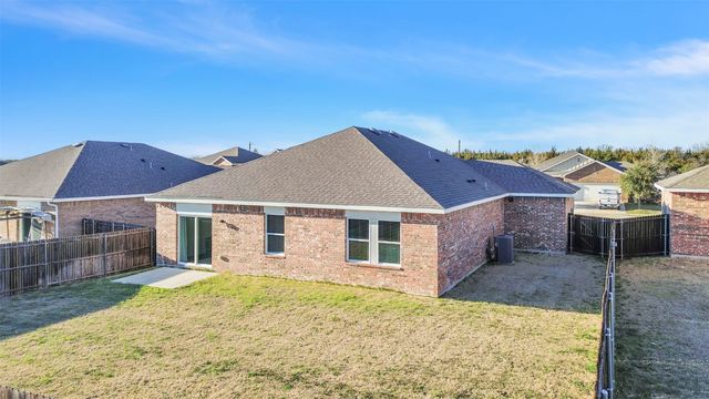 404 Stone Creek Boulevard, Glenn Heights, TX 75154