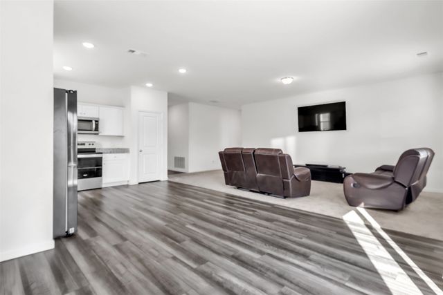 404 Stone Creek Boulevard, Glenn Heights, TX 75154