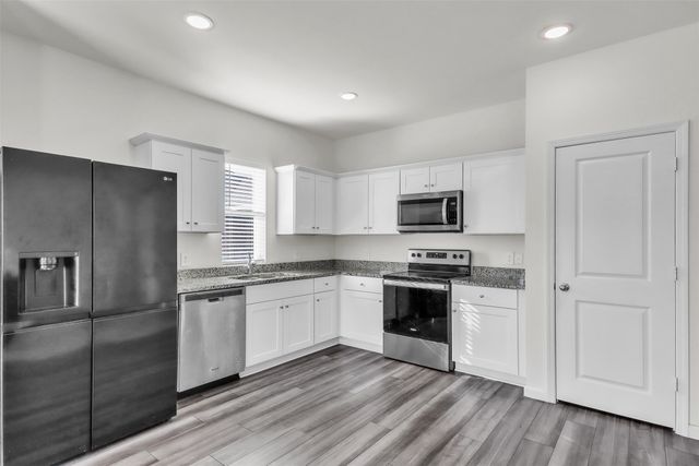 404 Stone Creek Boulevard, Glenn Heights, TX 75154