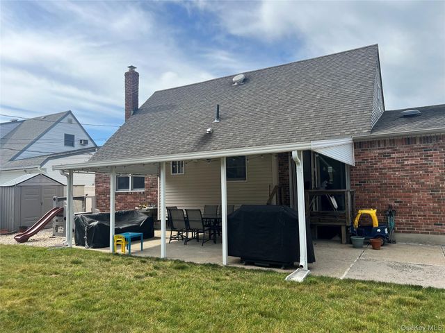 41 Ontario Avenue, Plainview, NY 11803