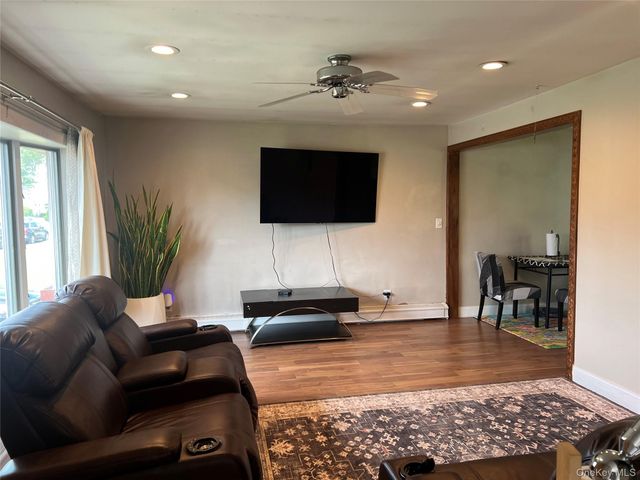 41 Ontario Avenue, Plainview, NY 11803