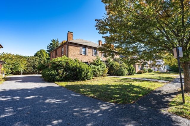 26-28 Wessex Rd 28, Newton, MA 02459