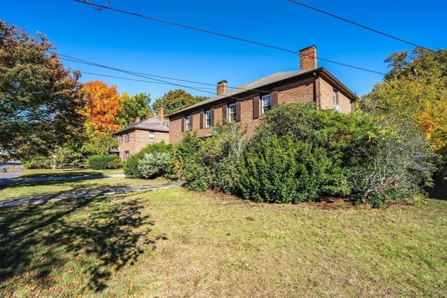 26-28 Wessex Rd 28, Newton, MA 02459