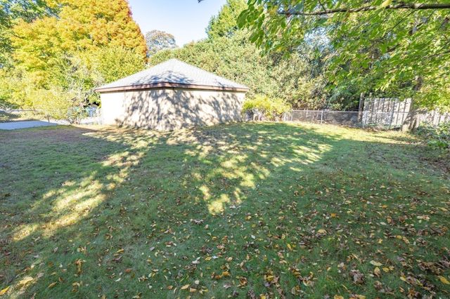 26-28 Wessex Rd 28, Newton, MA 02459