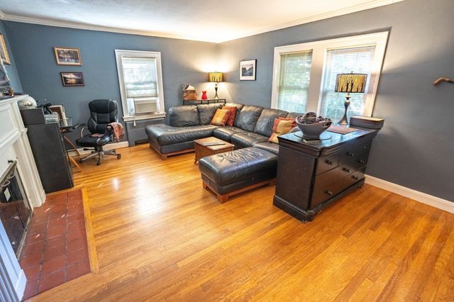 26-28 Wessex Rd 28, Newton, MA 02459