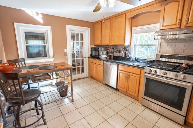 26-28 Wessex Rd 28, Newton, MA 02459