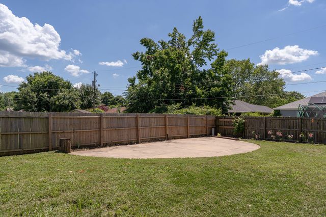 2311 South Golden Avenue, Springfield, MO 65807