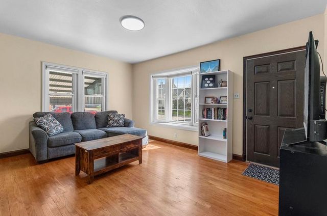 521 NEWHALL STREET, Green Bay, WI 54301