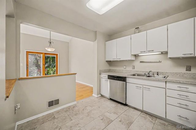 1390 Patricia Avenue, Ann Arbor, MI 48103
