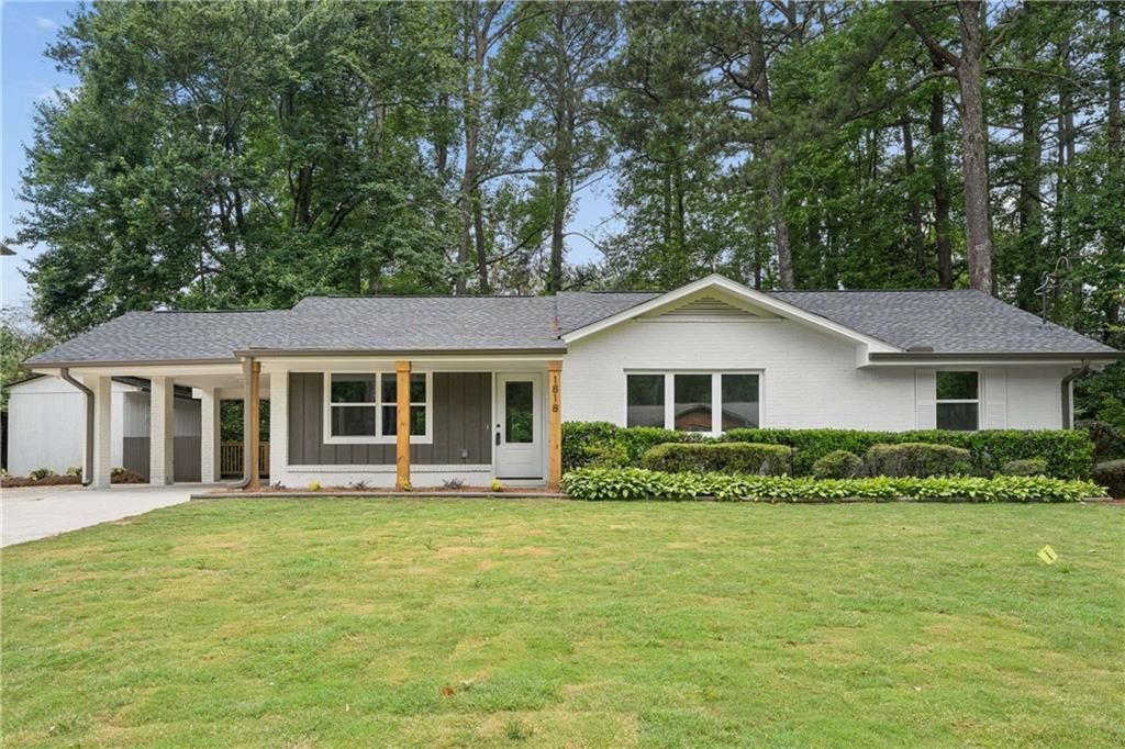 Image 2 of property listing at 1818 Briarlake Circle, Decatur, GA 30033