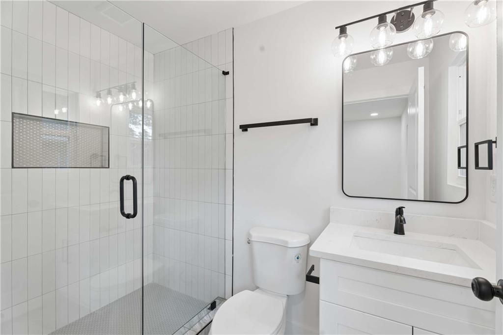 Image 29 of property listing at 1818 Briarlake Circle, Decatur, GA 30033