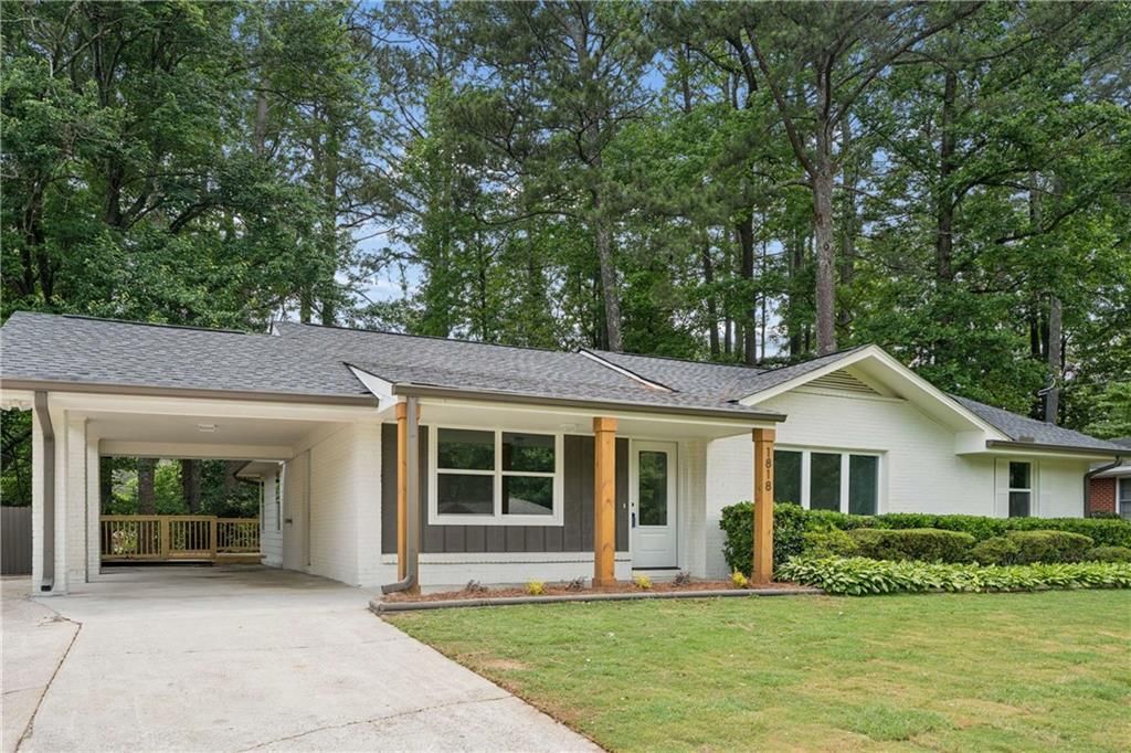 Image 3 of property listing at 1818 Briarlake Circle, Decatur, GA 30033