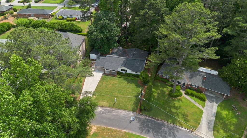 Image 36 of property listing at 1818 Briarlake Circle, Decatur, GA 30033