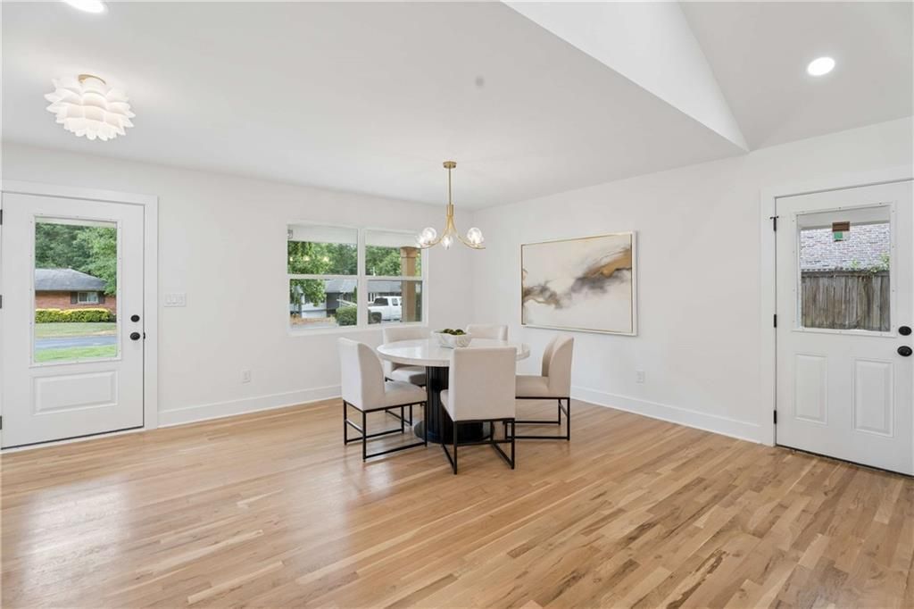 Image 9 of property listing at 1818 Briarlake Circle, Decatur, GA 30033