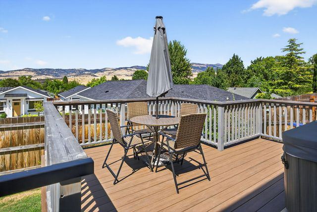 363 Otis Street, Ashland, OR 97520