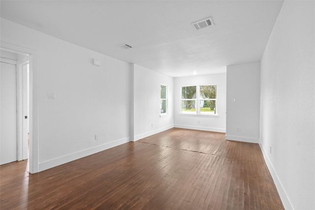 909 Knight Street, Houston, TX 77022