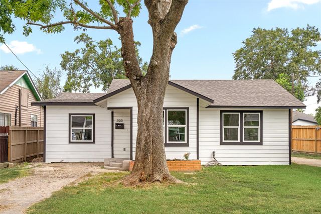 909 Knight Street, Houston, TX 77022