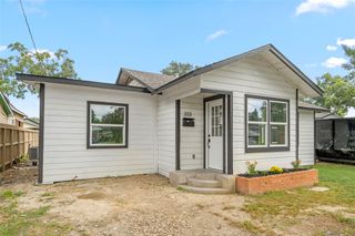 909 Knight Street, Houston, TX 77022