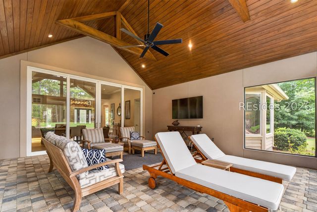 31 Oyster Bay Pl, Hilton Head Island, SC 29926