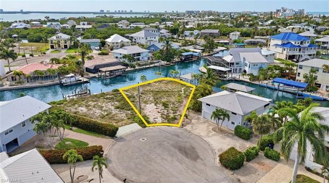 18 Avenida Carita, Fort Myers Beach, FL 33931