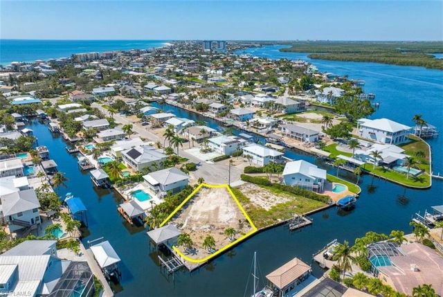 18 Avenida Carita, Fort Myers Beach, FL 33931