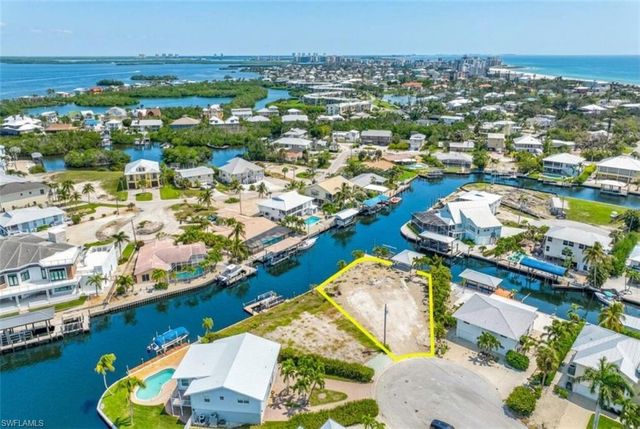 18 Avenida Carita, Fort Myers Beach, FL 33931