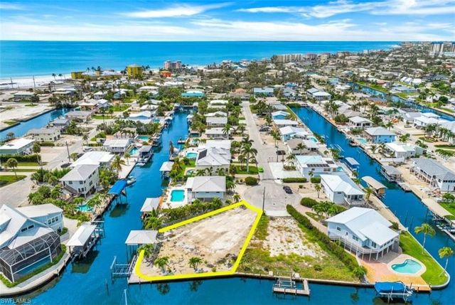 18 Avenida Carita, Fort Myers Beach, FL 33931